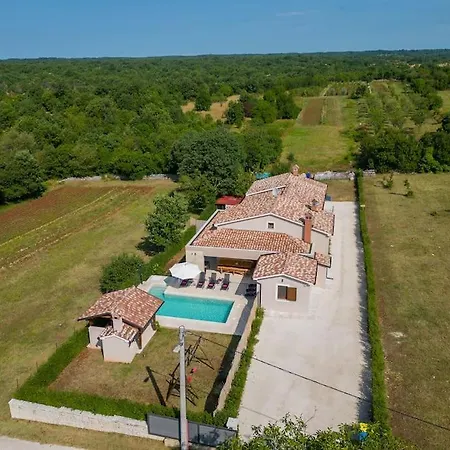 Rojnici 2 By Istrialux