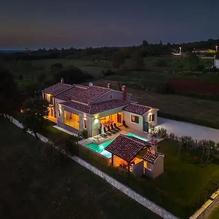 Villa Rojnici 2 By Istrialux