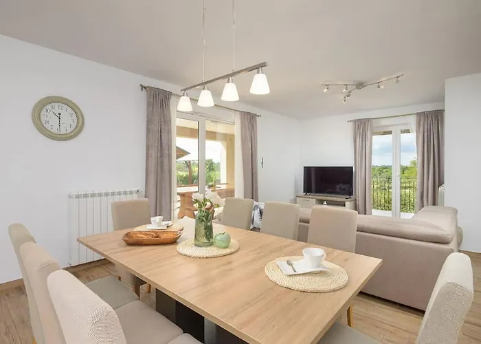 Rojnici 2 By Istrialux Orihi