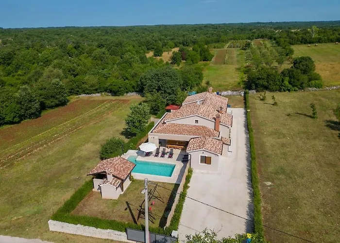 Rojnici 2 By Istrialux